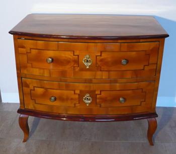 Low chest of drawers Low chest of drawers